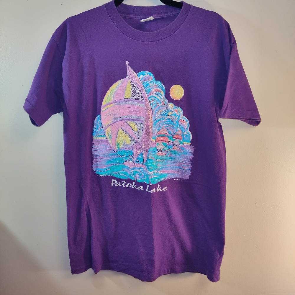 Vintage Destination t-shirt size large